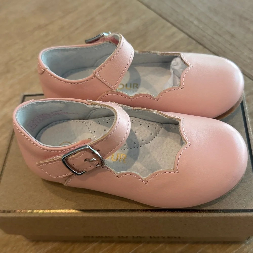 L'Amour Pink Girls' Scalloped Mary Jane Dress Shoes